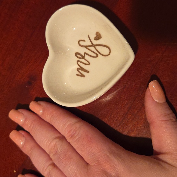 Ring Holder  Rose Gold Lettering - Picture 3 of 3